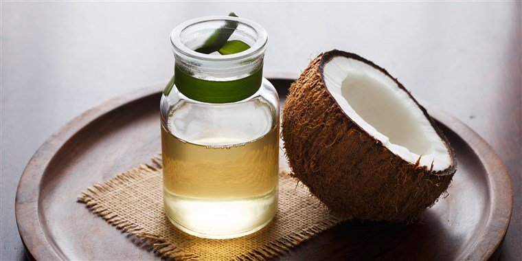 Coconut oil for dark circles